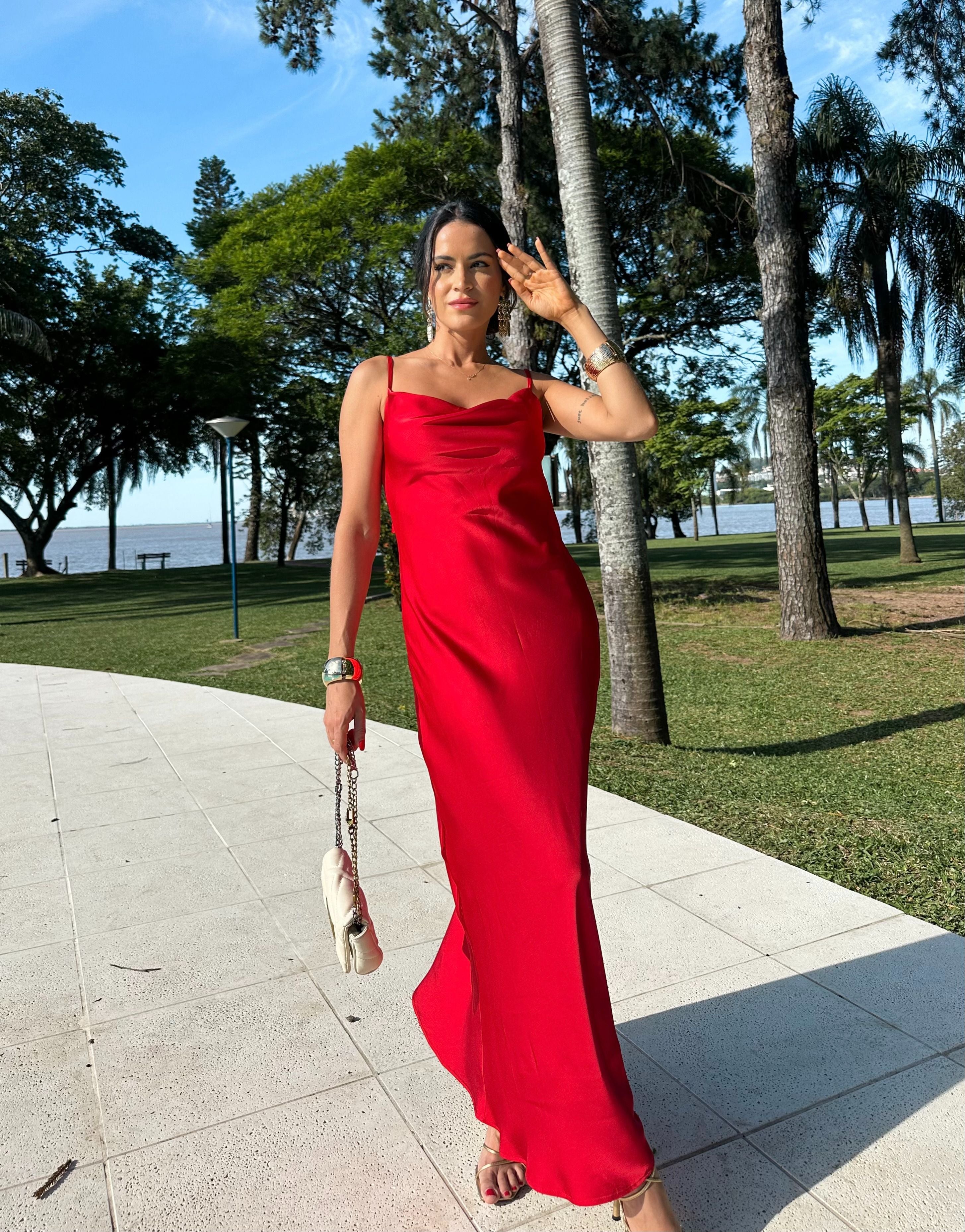 Vestido Acetinado Vermelho Verona