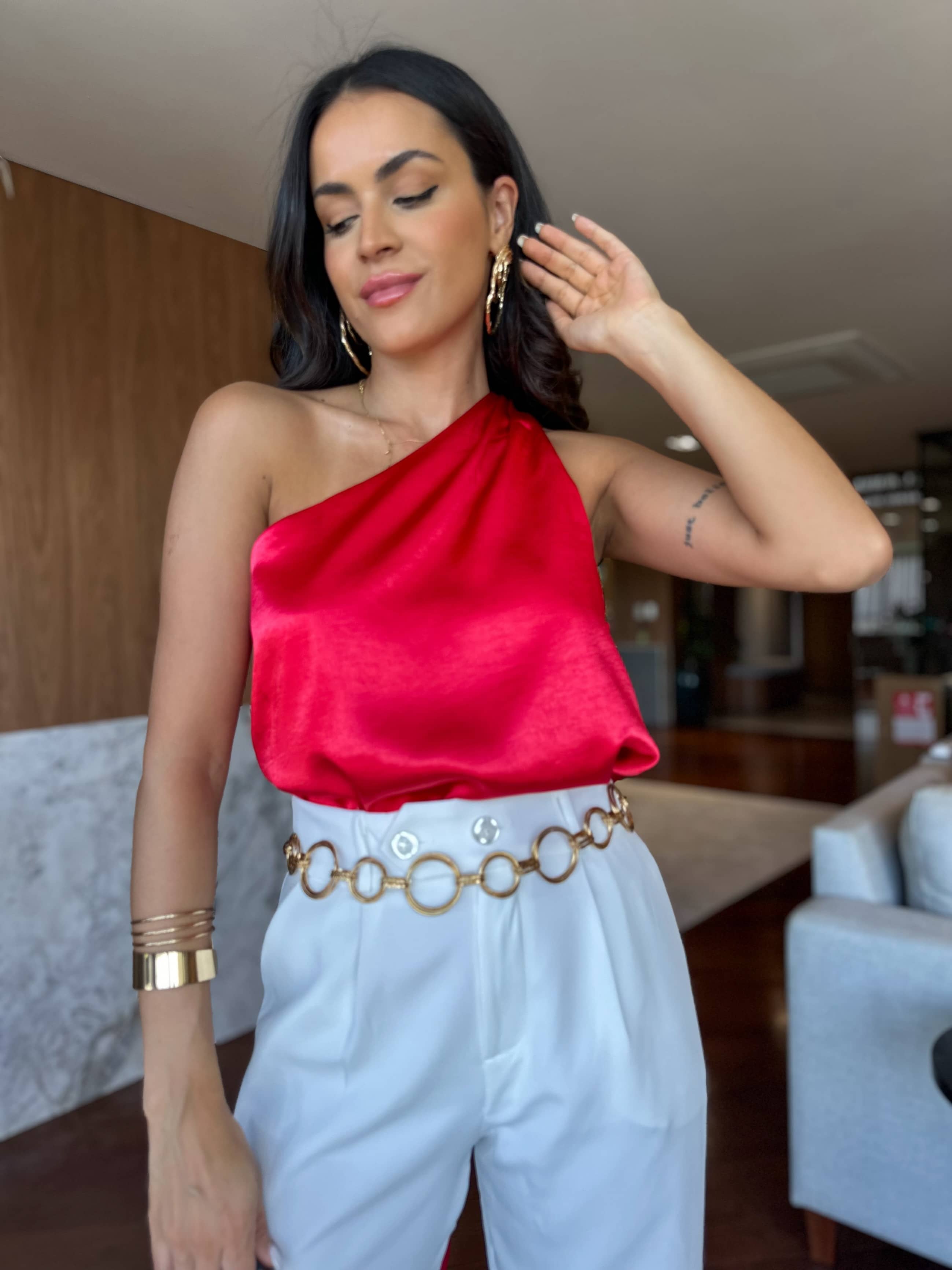 Blusa Acetinada Vermelho Carla