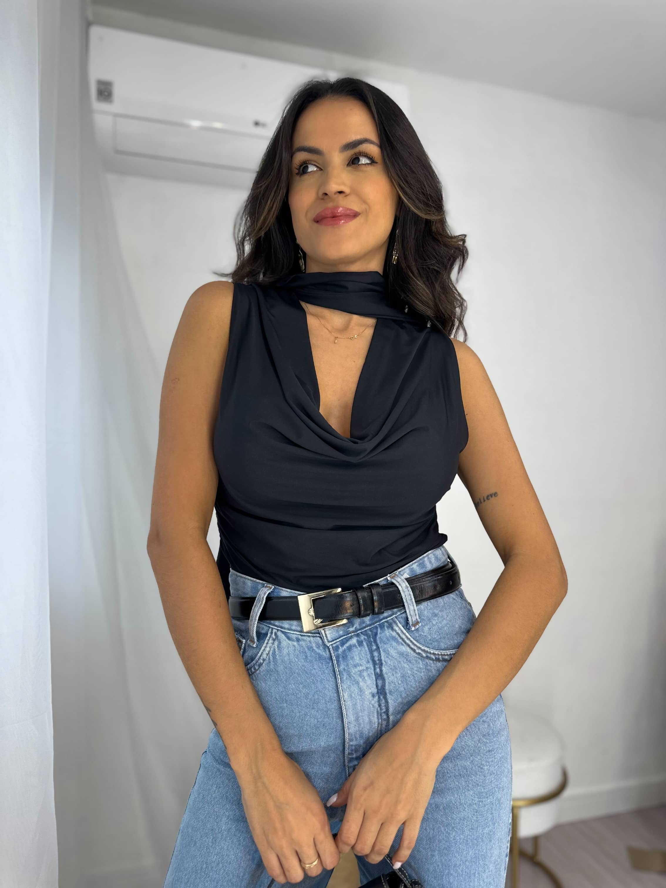 Blusa Preta Dawe