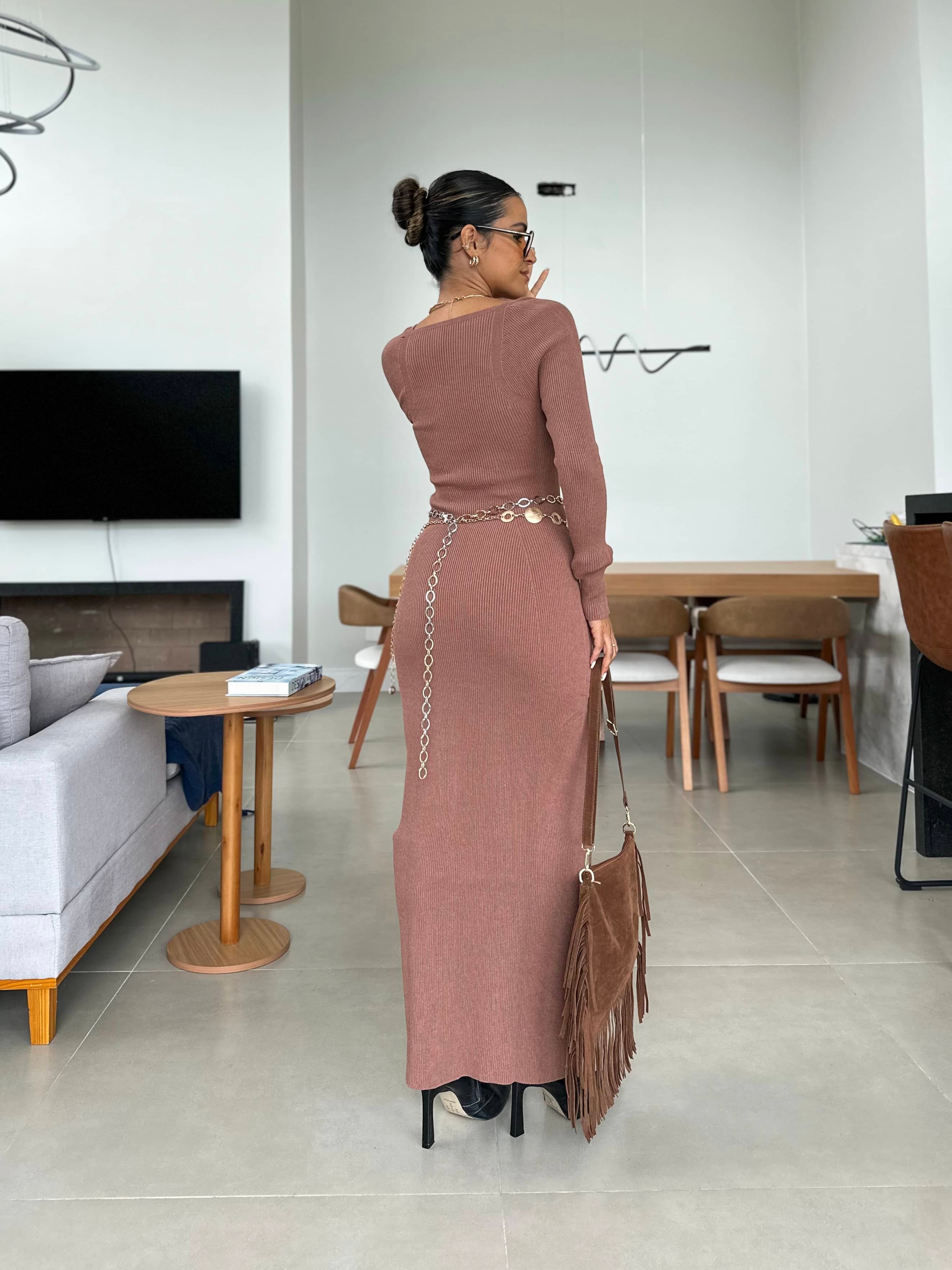 Vestido Mocha Mousse Giorgia