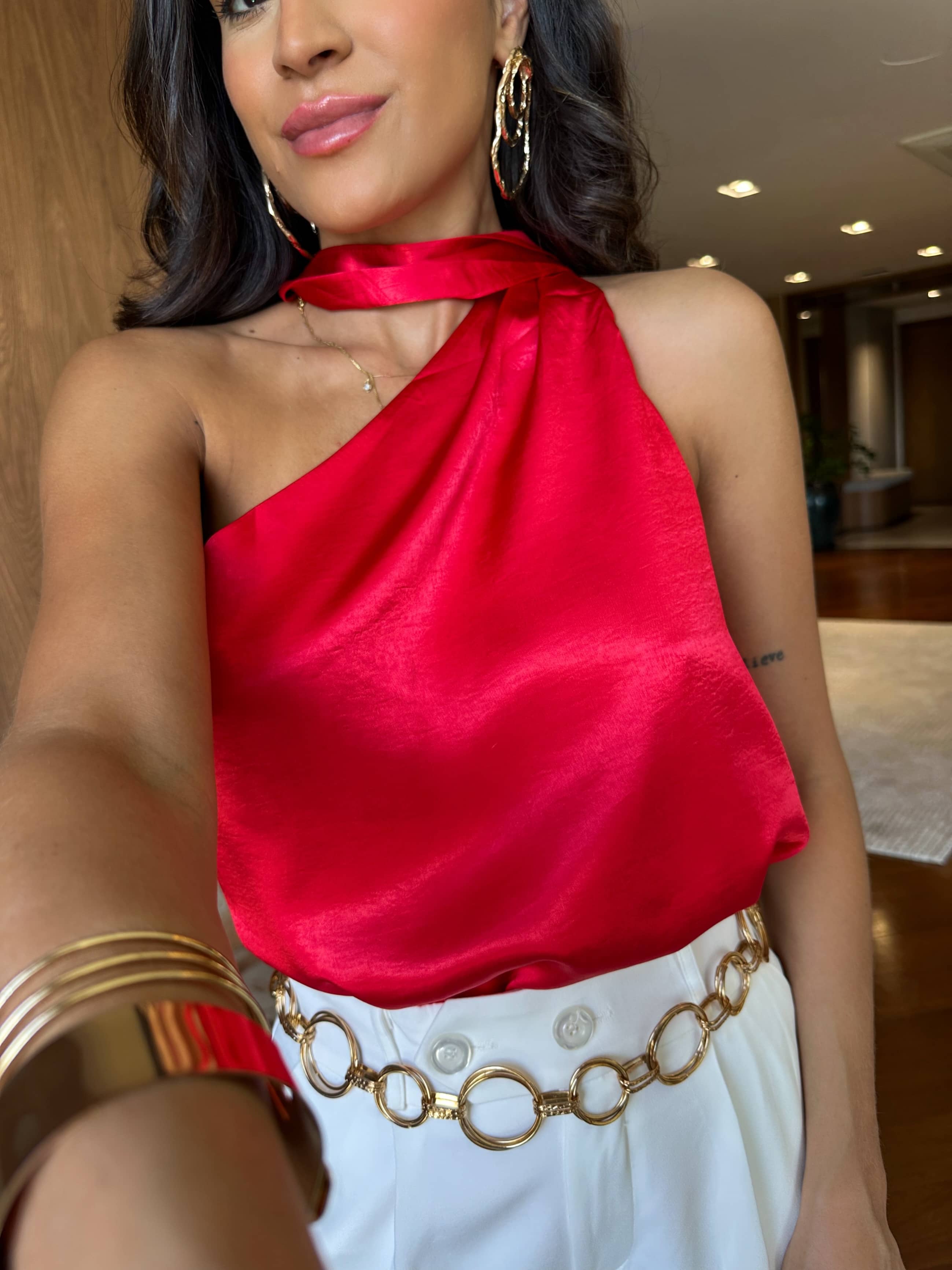 Blusa Acetinada Vermelho Carla