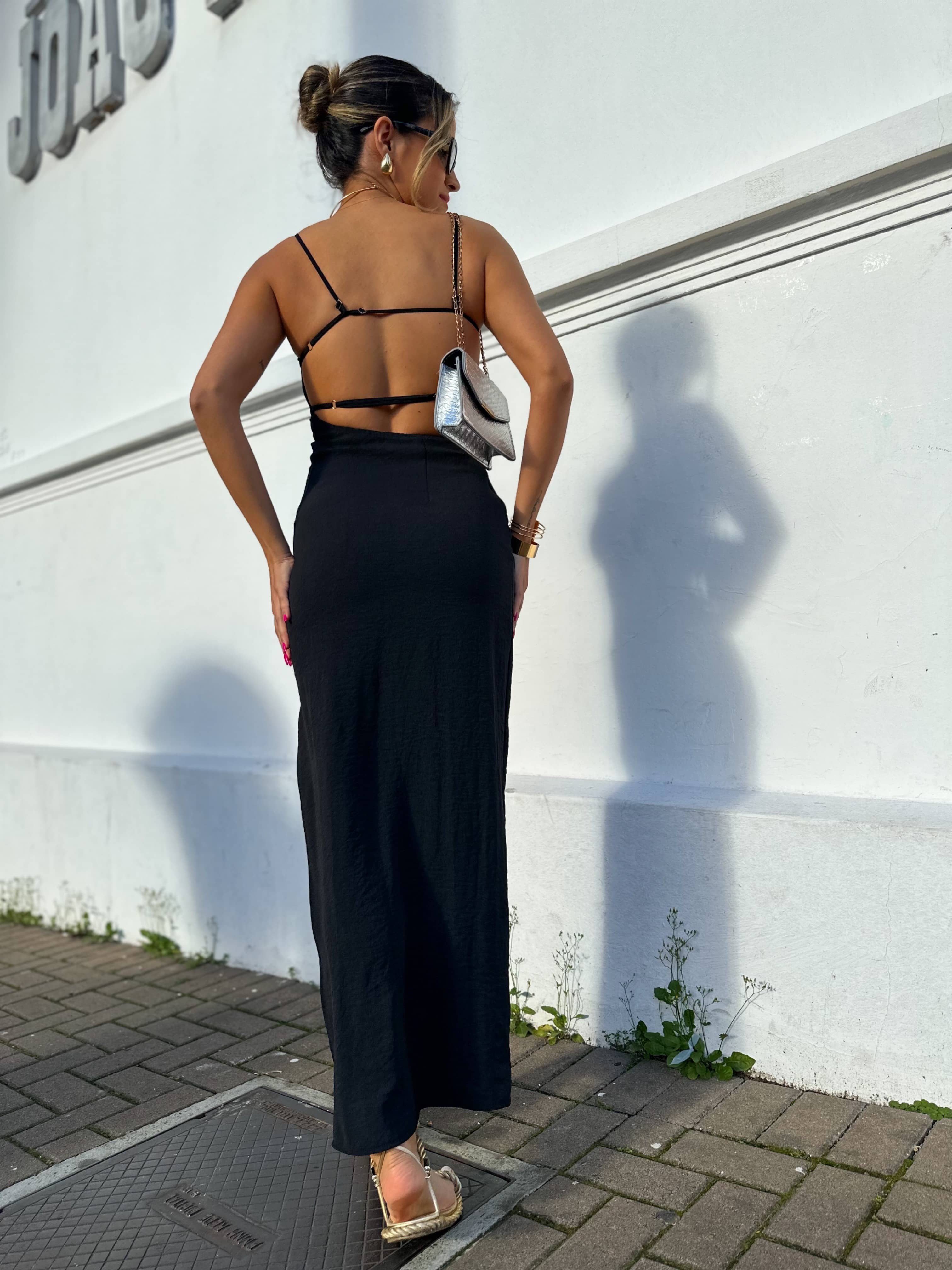 Vestido Midi Preto Kamile